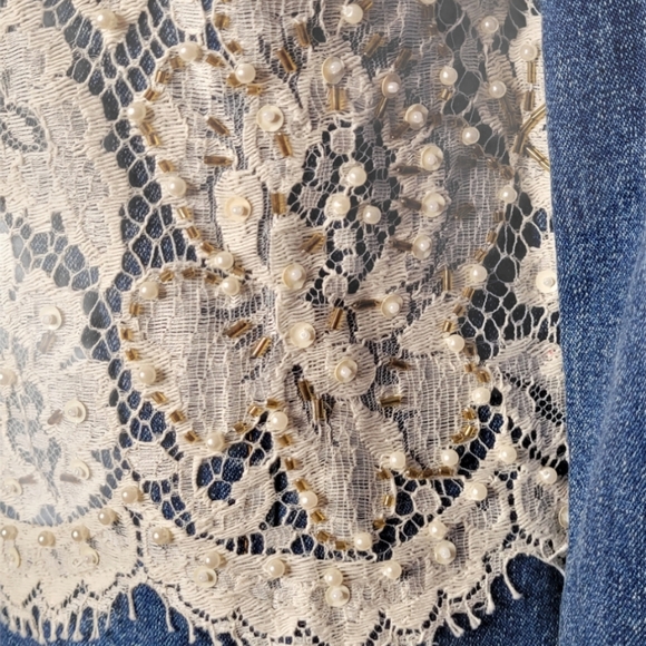 Denim jacket with lace embellishment - Picture 4 of 9